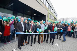 Bayer inaugura un invernadero donde se investigarán los nuevos desarrollos de insecticidas