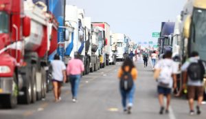 Chile y Perú retoman exportaciones de fruta tras perder más de US$ 200 millones por paralizaciones en el transporte