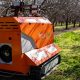 El robot que “caza” plagas de polillas en campos de almendros