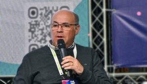 “Nos están ahogando”: presidente de los fruteros chilenos critica duramente alza de navieras para exportar a China