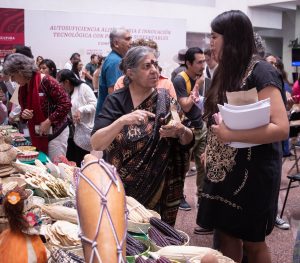 Vandana Shiva destaca la importancia de la agricultura campesina en México