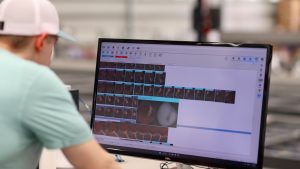 TOMRA: Promueve la eficiencia y rentabilidad de las plantas de embalaje de cerezas con IA