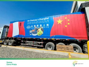 El primer embarque desde el puerto de Chancay con destino a Shanghái fue de arándanos