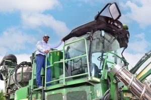 La compañía agroindustrial Incauca elimina la quema de caña y logra una cosecha 100% mecanizada