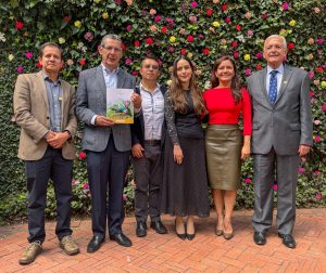 En Colombia lanzan guía de buenas prácticas para cultivos de flores y especies ornamentales