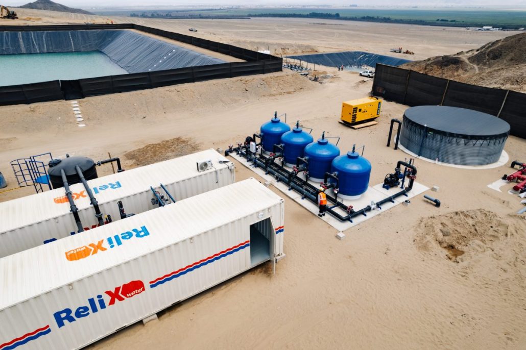 Para dimensionar una planta de ósmosis inversa, se requiere conocer la calidad del agua fuente y la cantidad y la calidad del agua requerida para el cultivo.