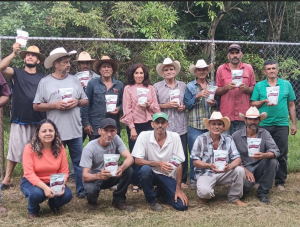 En Colima entregan paquetes de micorrizas para impulsar la producción de maíces nativos