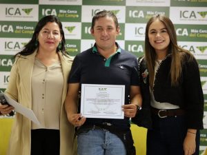 Productores de cebolla reciben certificaciones que abren la puerta a la exportación