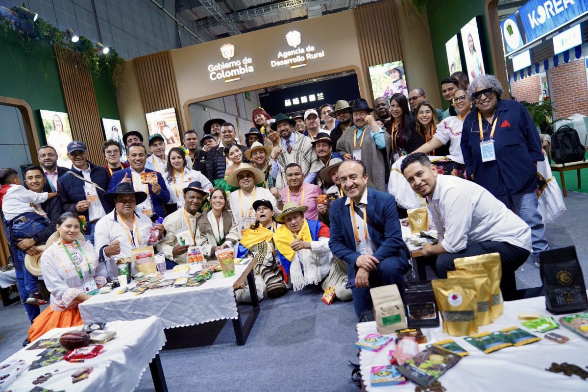 Productores colombianos exportarán cacao, café y banano a China, tras acuerdos en Shanghái