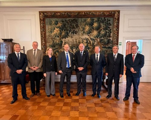 Embajador de Estados Unidos se reunió con líderes del sector agrícola chileno para fortalecer agenda bilateral